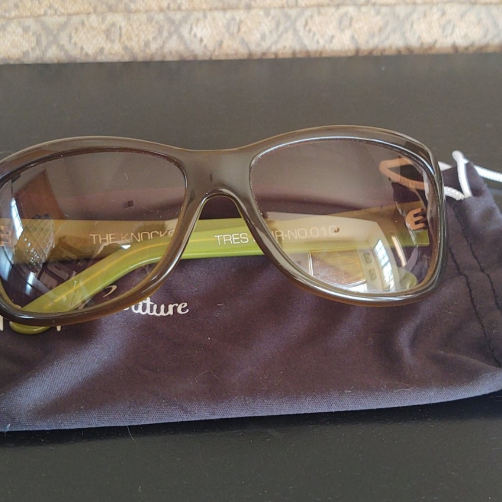Tres Noir sunglasses